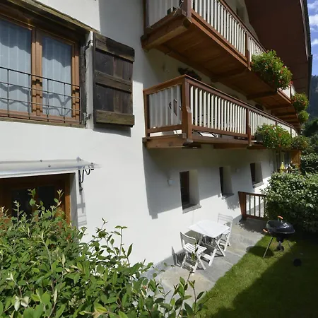 Apartment Walser Huus *